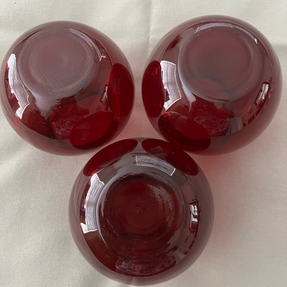 Vintage Anchor Hocking Royal Ruby Red Glass 4” Vases - set of 3 - Picture 2 of 3